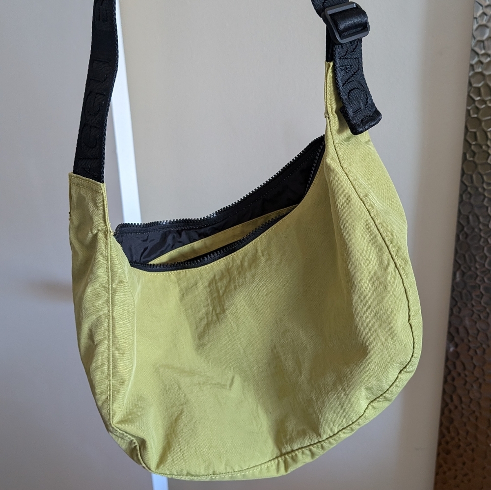 Baggu Medium Crescent in Lemongrass
